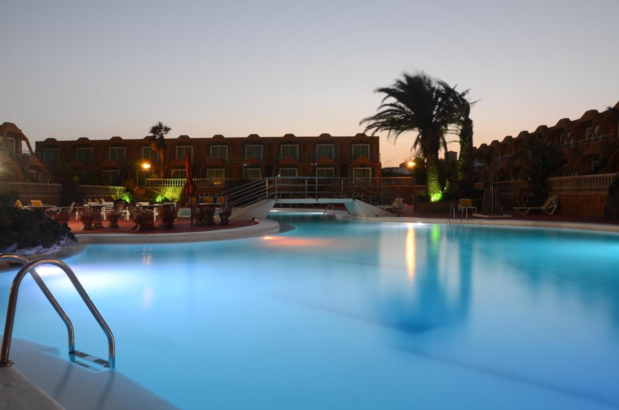 Aparthotel La Piramide كوستا دي أنتيجوا المظهر الخارجي الصورة
